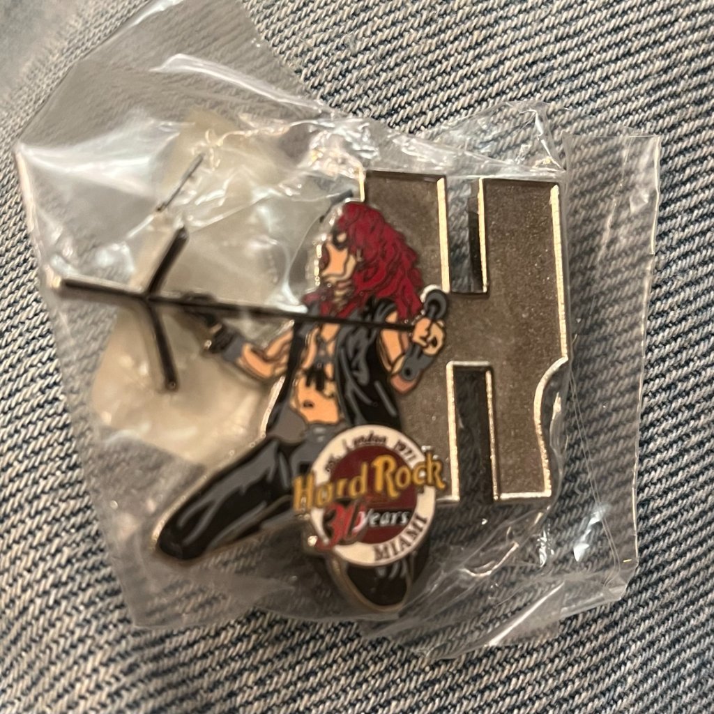Hard Rock Cafe Pin  30 Years  Musicians Letter H  Steven Tyler
